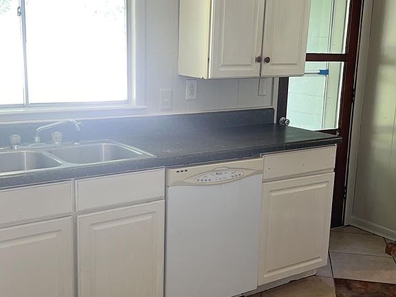 4th image of 2719 Fernwood St