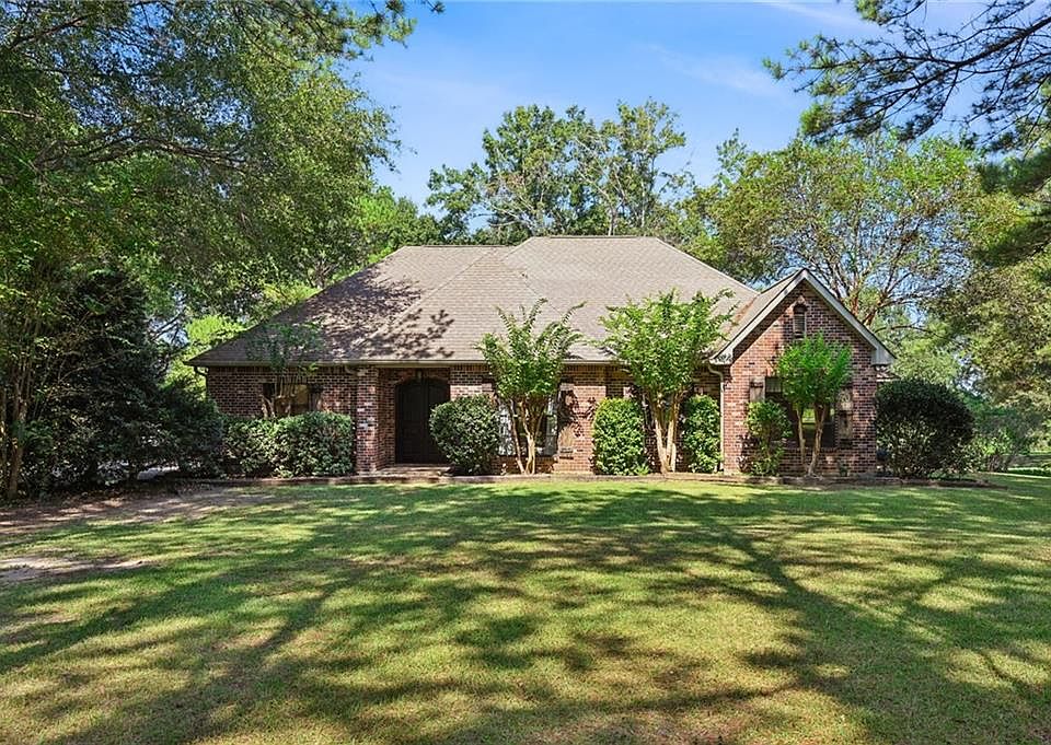 1st image of 402 Highland Crest Dr