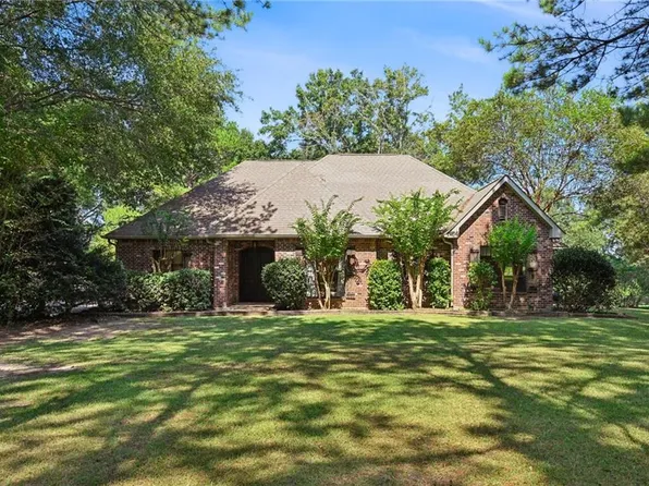 402 Highland Crest Dr, Covington, LA 70435