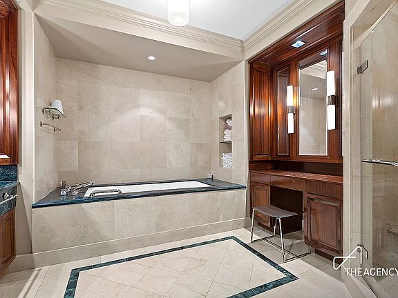 4th image of 55 Wall St APT 622
