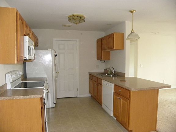 4th image of 65 Fordway 4-309 #4-309
