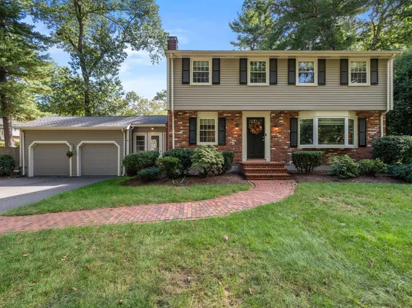 67 Pine St, Medfield, MA 02052
