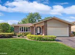 8432 Spruce Dr, Orland Park, IL