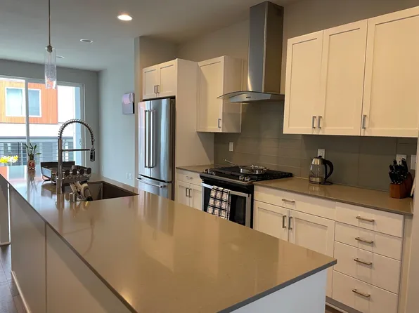 2327 N 147th St #D, Shoreline, WA 98133