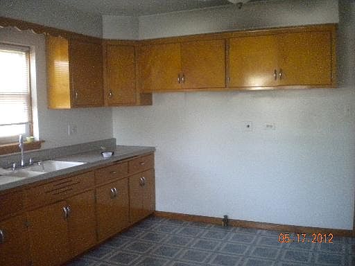 5th image of 3200 S Cuyler Ave