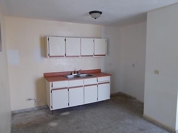3rd image of 232-12 Calle 610