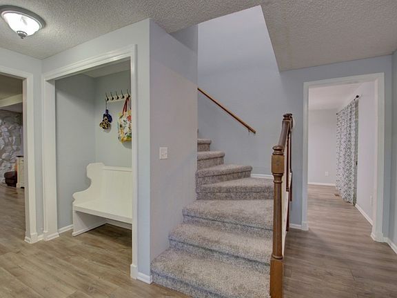 2nd image of 2333 Lakemoor Dr SW