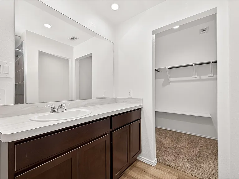 1710 Legacy Hills Dr — Photo 17