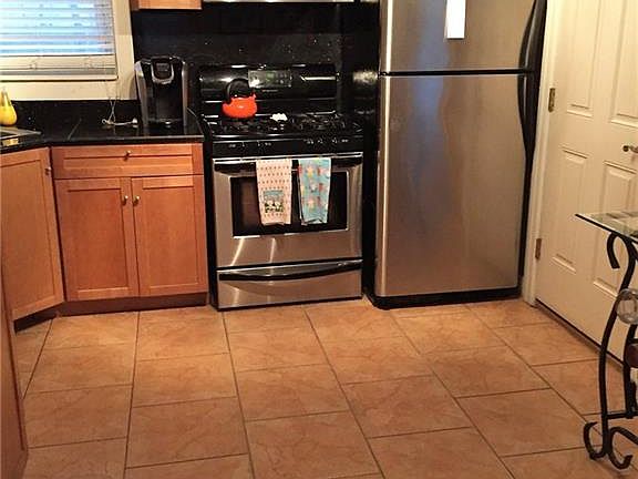 4th image of 182 Calderwood Dr