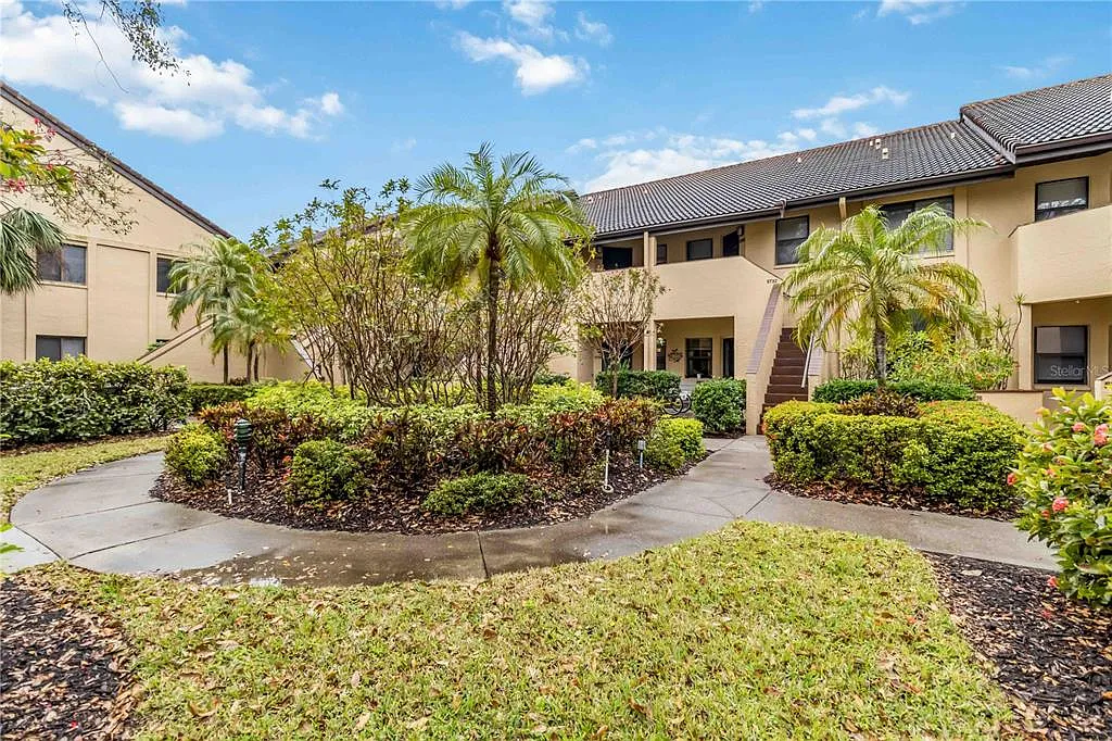 2 bed, 2.0 bath, 1156 sqft, $3,500 — Photo 4