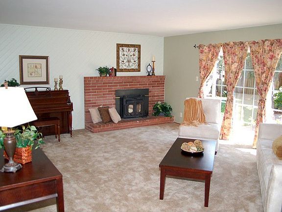Living room with fireplace