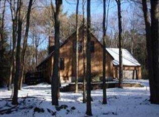 84 High Point Dr, Amherst, MA 01002