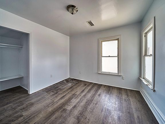 2nd image of 1045 S Union Ave