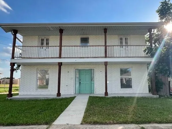 3101 Lake Trail Dr, Metairie, LA 70003