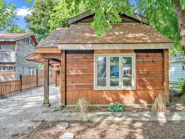 145 Prado Ave, Essex, ON N0R 1G0