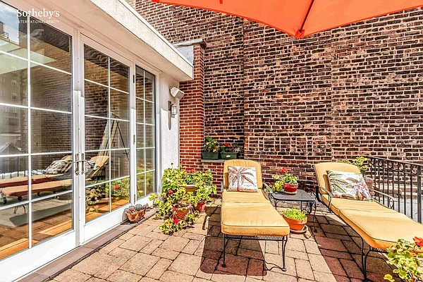 Sold by Sotheby's International Realty | media 13