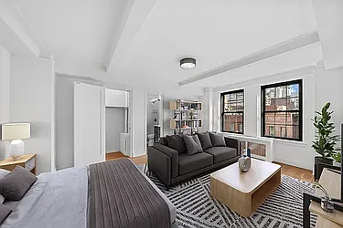 25 East 67th Street, #9