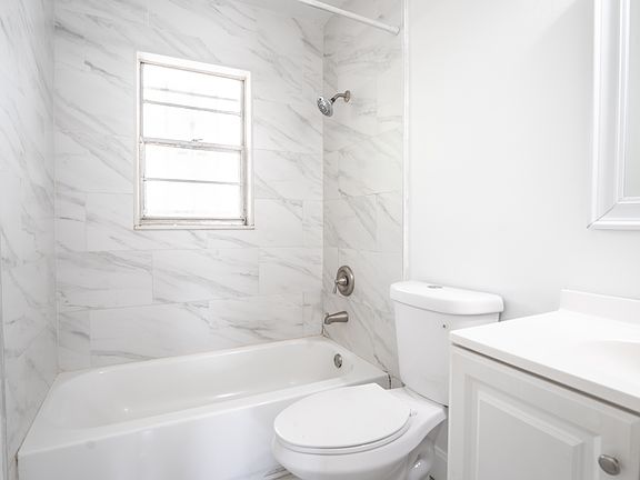 4th image of 126 NE 40th Ln #B