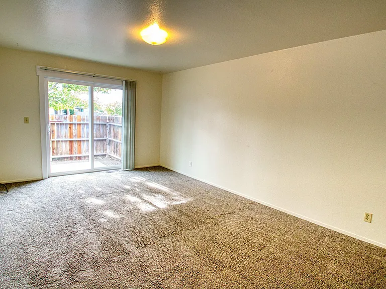 360 Jill Ct — Photo 9
