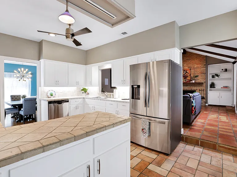 4023 Midvale Dr — Photo 10