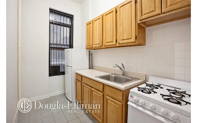 Rented by Douglas Elliman | media 21