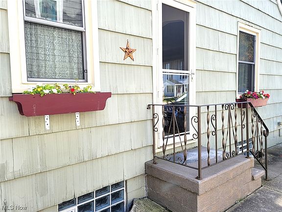 2nd image of 125 Baird Ave