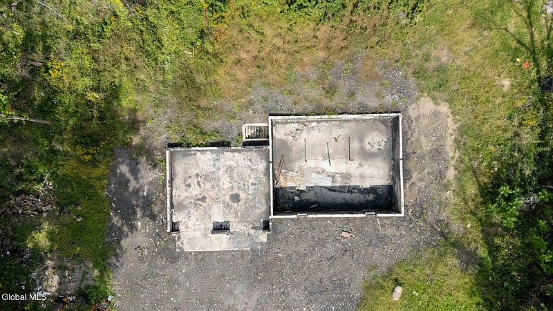 5th image of 616 Waters Road