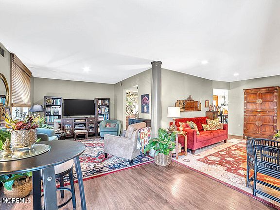 4th image of 19 Raymond Court