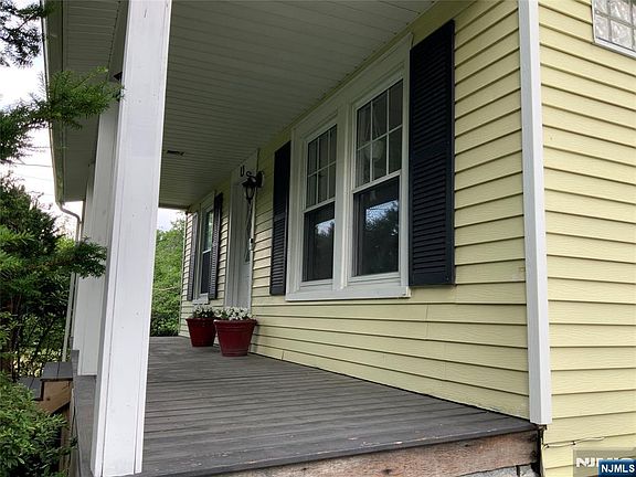3rd image of 210 Franklin Ave