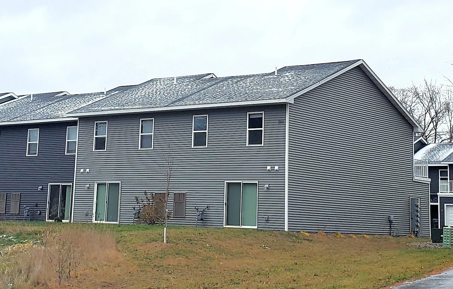 3 bed, 1326 sqft, $1,700 — Photo 1