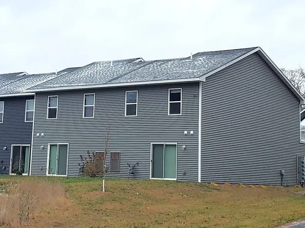 303 S Wasson Ln, River Falls, WI