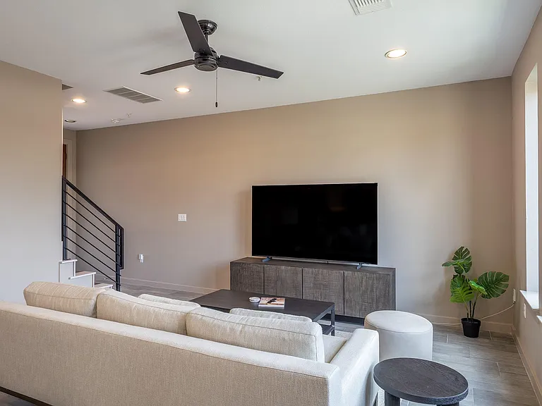 6409 Berkman Dr #4 — Photo 17