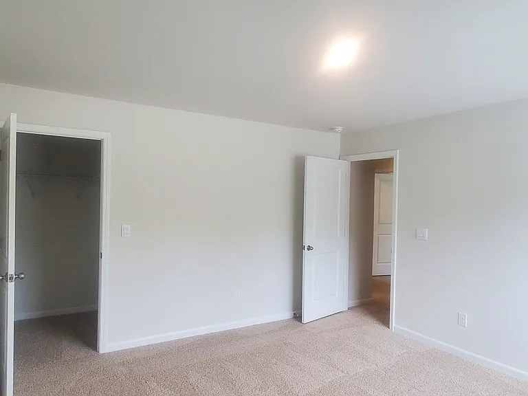 4692 Mount Hope Dr — Photo 16