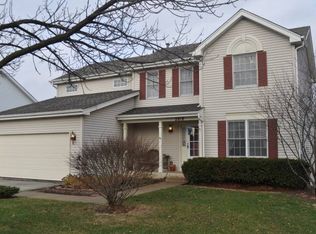 2818 Colonial Dr, Elgin, IL 60124