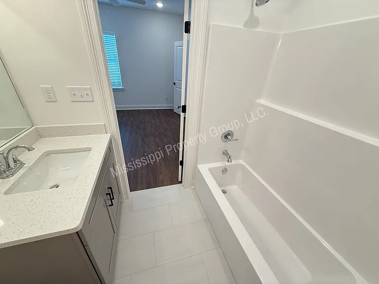 616 Cottage Grove Cir — Photo 23