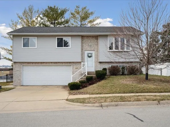 1629 Marjorie Cir, Dubuque, IA 52002