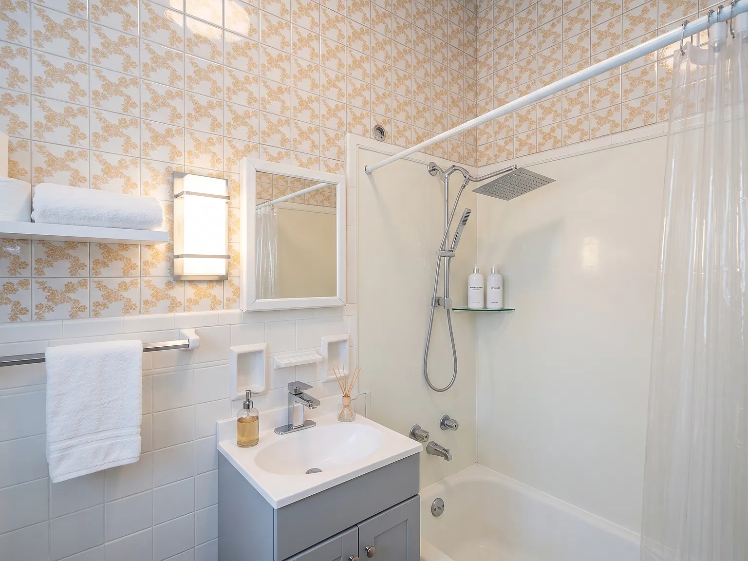 5 bed, 2.5 bath, 3000 sqft, $3,375 — Photo 4