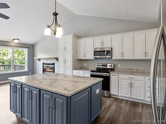 5th image of 260 Deerfield Est