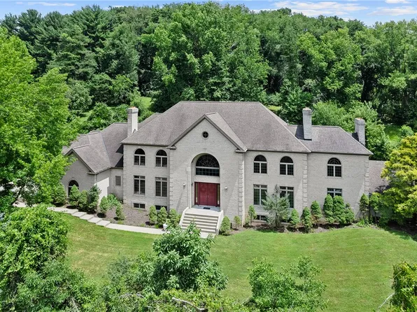 1060 Fox Chapel Rd, Pittsburgh, PA 15238