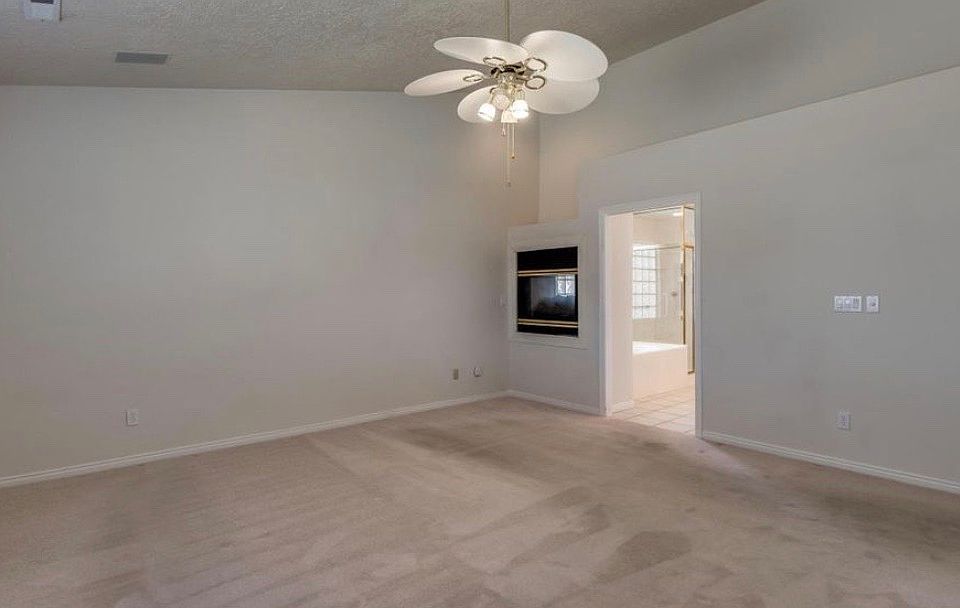 1st image of 3264 Canyon View Dr