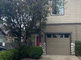 10265 SW Savaria Ct, Beaverton, OR