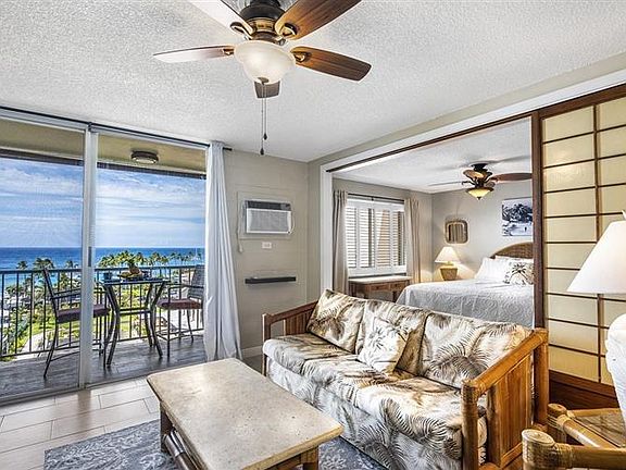 Front Room to Bedroom and Lanai. Partition Open