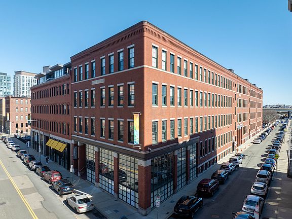 4th image of 460-520 Harrison Ave #318