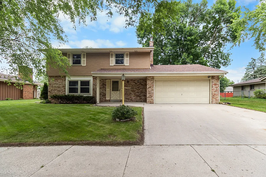 1412 Cottonwood Dr