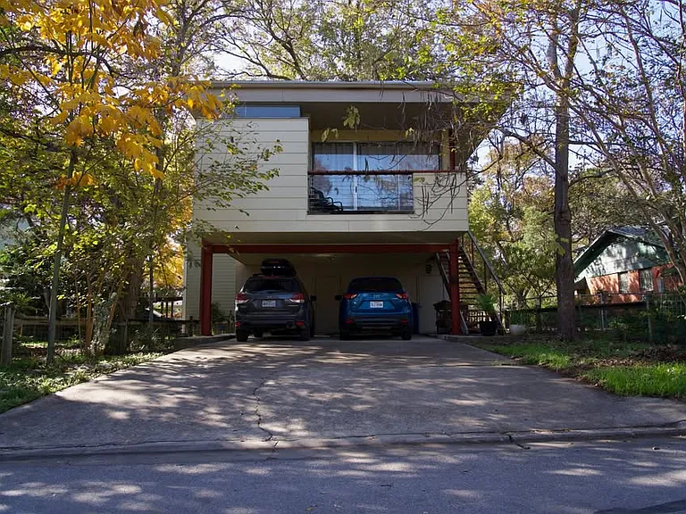 4814 Red River St #B — Photo 13