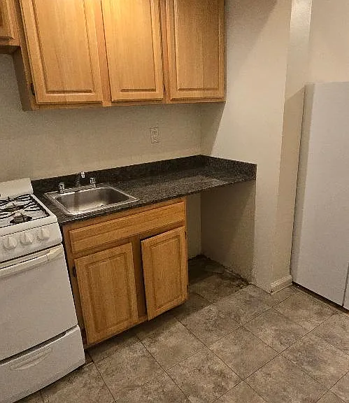 320 E 85th St #2H — Photo 4