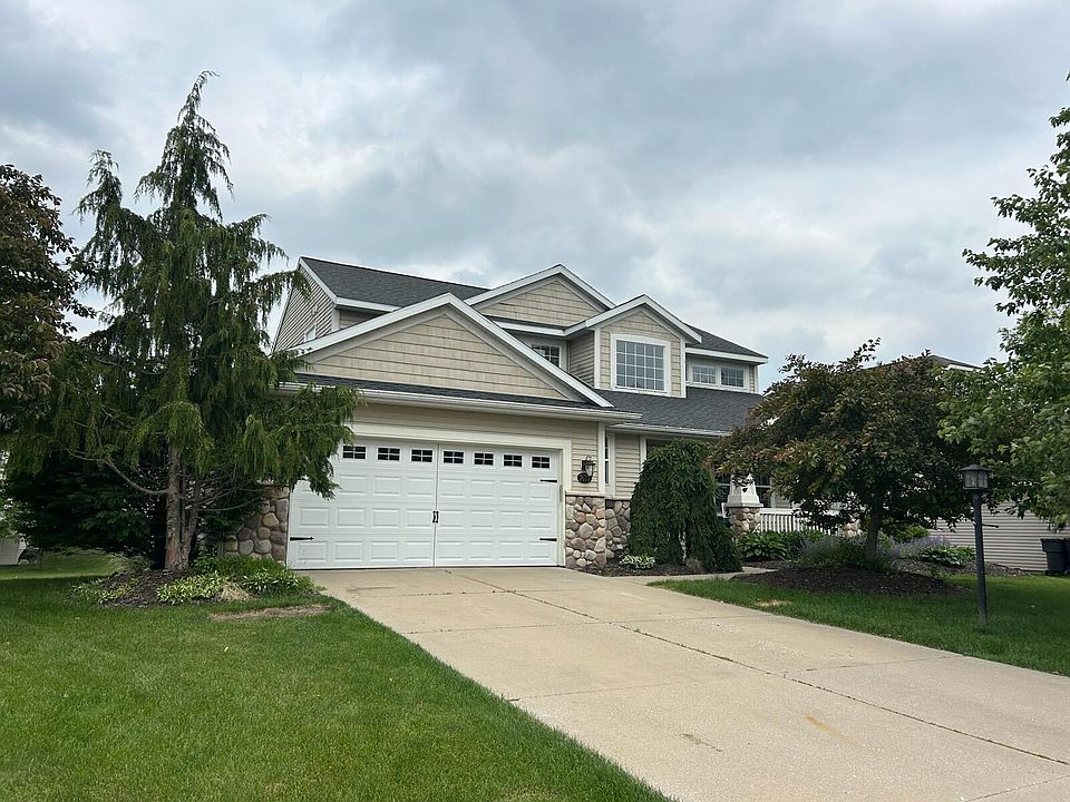 2nd image of 7677 Thornapple Club Dr SE