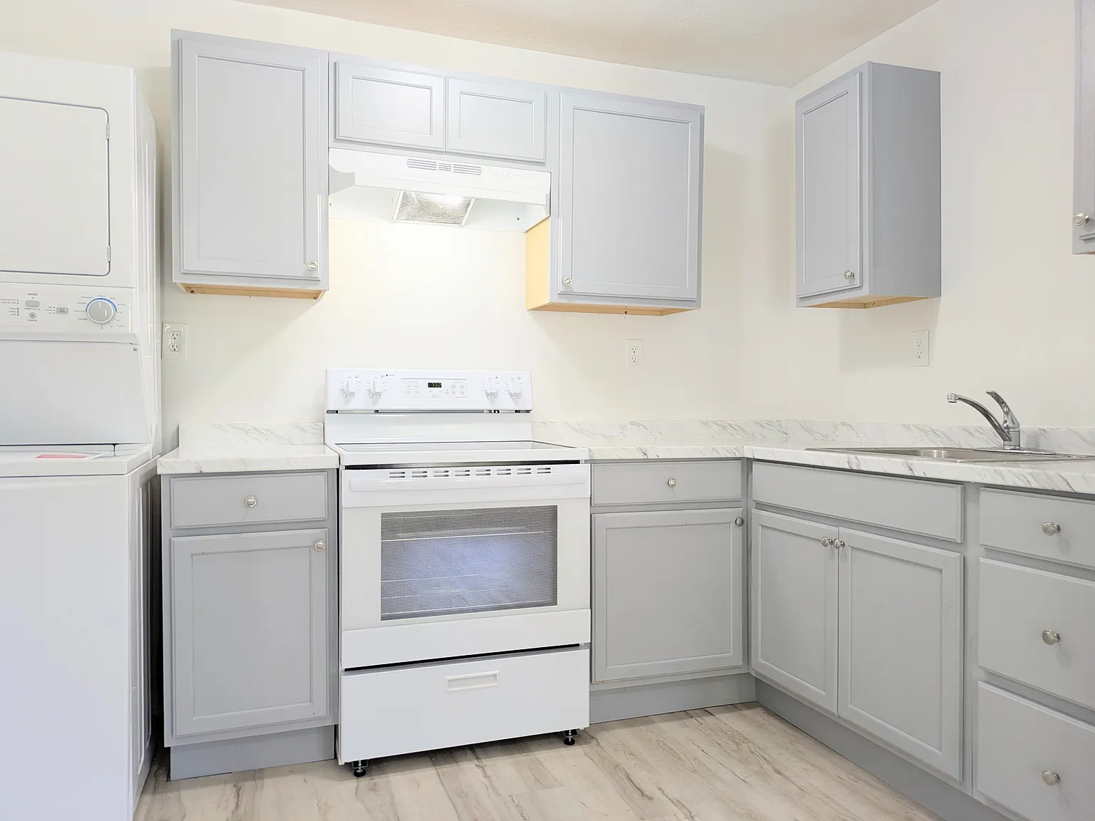 2 bed, 965 sqft, $1,299 — Photo 1