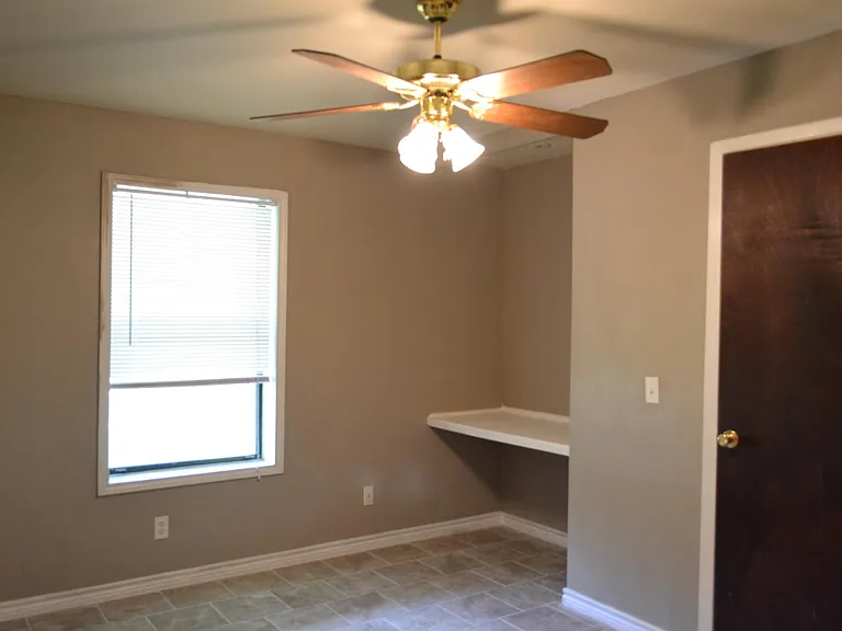 511 White Oak Dr — Photo 10
