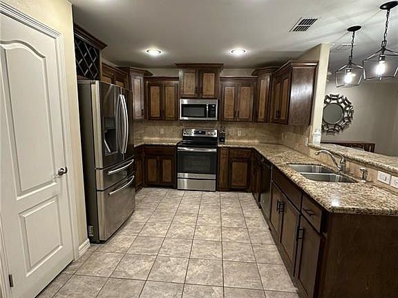 2nd image of 4608 Robin Ave